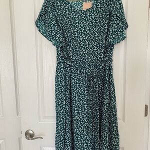 BloomChic Floral Teal and White Top